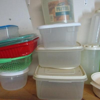 Rubbermaid Containers