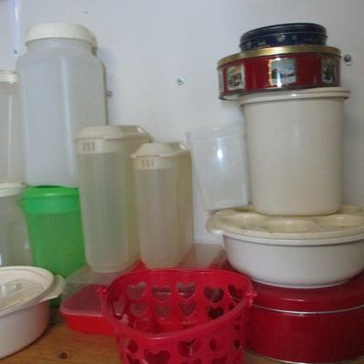 Rubbermaid Containers