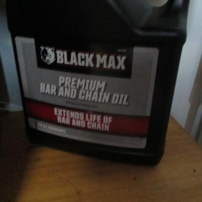 Black MAX Premium Bar & Chain Oil High Mileage SAE 10W-30 Quaker State SAW 0W-20