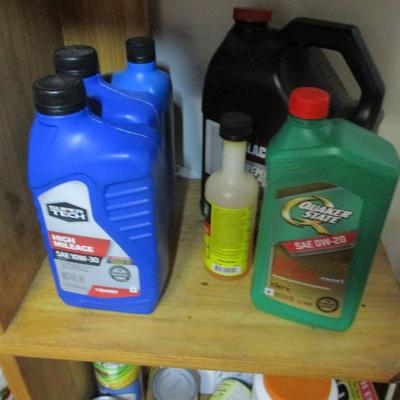 Black MAX Premium Bar & Chain Oil High Mileage SAE 10W-30 Quaker State SAW 0W-20