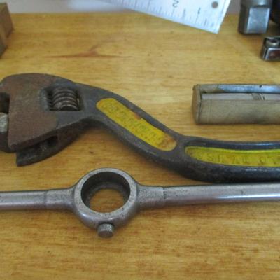 Adjustable S Handle Wrench Henry Disston & Sons Superfine Files Tap & Dies Box 4