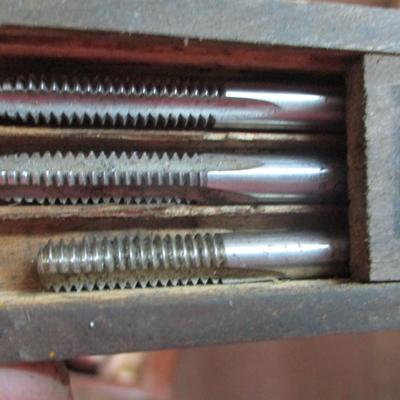 Adjustable S Handle Wrench Henry Disston & Sons Superfine Files Tap & Dies Box 4
