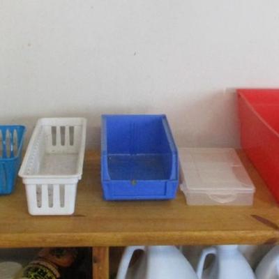18 Pieces Of Plastic Parts Containers