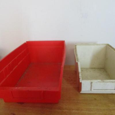 18 Pieces Of Plastic Parts Containers