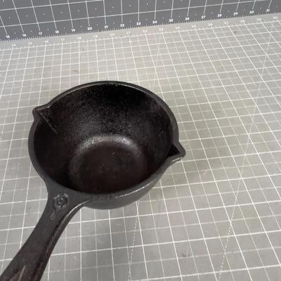 Lodge Cast Iron "Double Spout, 2 Cup, Melting Pot" 
