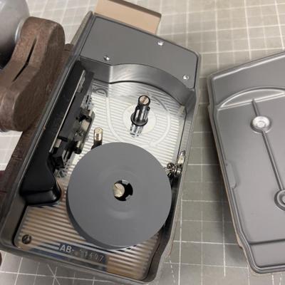 FABULOUS!!!! Bell & Howell  Two-Fifty-Two VINTAGE 8 MM Camera 