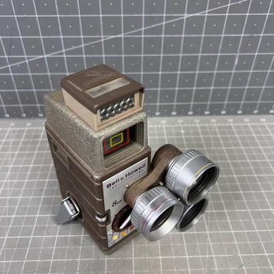 FABULOUS!!!! Bell & Howell  Two-Fifty-Two VINTAGE 8 MM Camera 