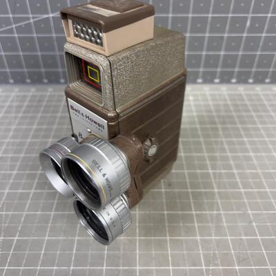 FABULOUS!!!! Bell & Howell  Two-Fifty-Two VINTAGE 8 MM Camera 