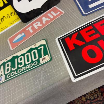 SINGS, Everywhere a Sign