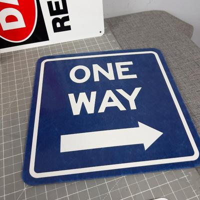 SINGS, Everywhere a Sign