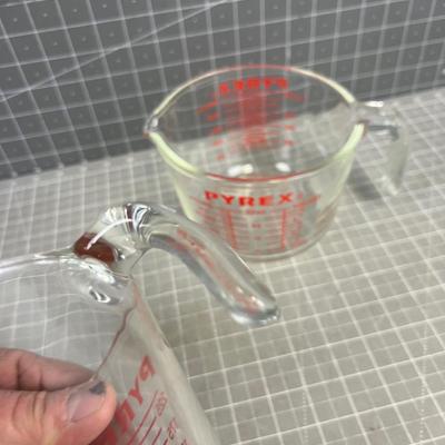 Pyrex 1 & 4 Cup 