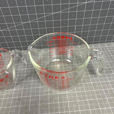 Pyrex 1 & 4 Cup 