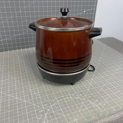 West Bend Slow Cooker '70's Enamel "Bean pot or Crock Pot. 