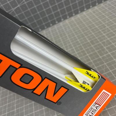 EASTON White Out 6-pack of New Arrows