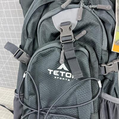 TETON Sports w/ 2L Bladder Oasis Hydration Pack NEW Black/Gray Unisex 2101SCOX