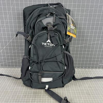 TETON Sports w/ 2L Bladder Oasis Hydration Pack NEW Black/Gray Unisex 2101SCOX
