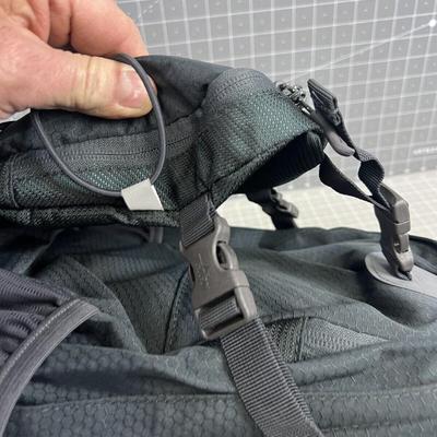 TETON Sports w/ 2L Bladder Oasis Hydration Pack NEW Black/Gray Unisex 2101SCOX