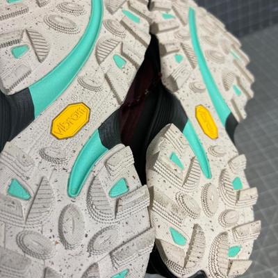 MERRELL Shoe Moab Speed Women's, NEW Black and Rusty Red