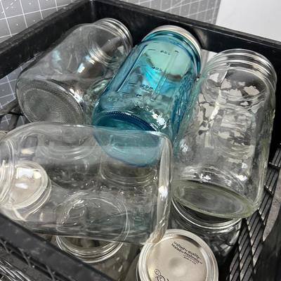 1 Dozen Glass Quart Canning Jars Plus Crate