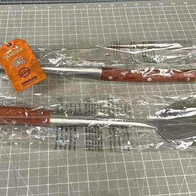 TRAGER Tongs and Spatula NEW 