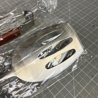 TRAGER Tongs and Spatula NEW 