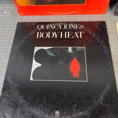 (4) Male Artists; Paul Williams, Lindsay Buckingham, Quincy, Leon  