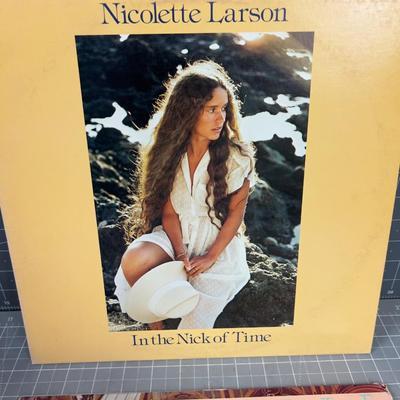 NICOLETTE Larson 