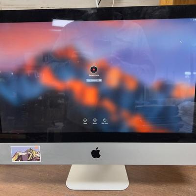 Apple Desk Top Computer 