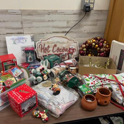 Super Lot of Christmas STUFF!