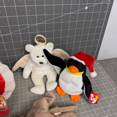 7 Collectible BEANNIE Babys 