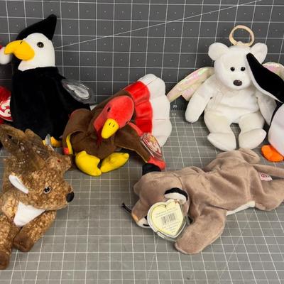 7 Collectible BEANNIE Babys 