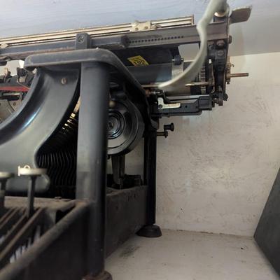 Made In Canada Manual Desktop Typewriter