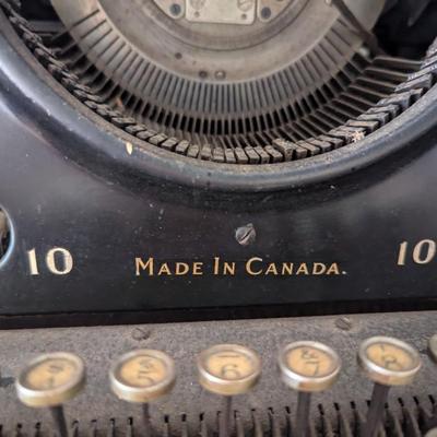 Made In Canada Manual Desktop Typewriter