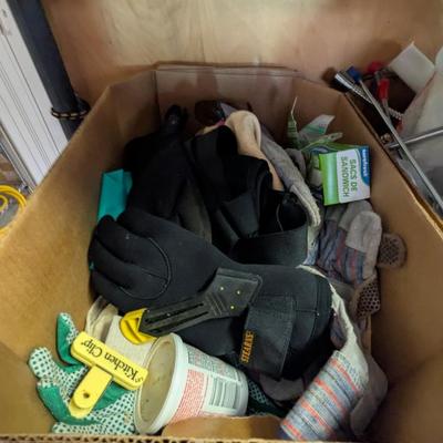 Plastic Shelving Unit Approx 32 1/2" x 13" x 73 1/2" Work & Garden Gloves Painting Plumbing Supplies Traps