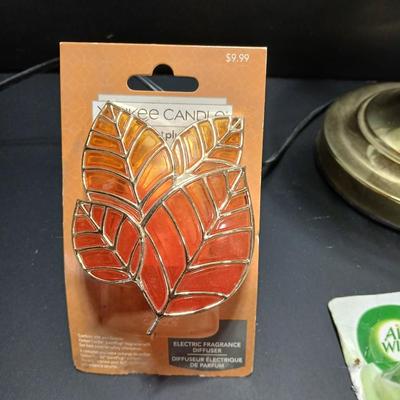 Small 14" glass globe porcelain and brass colored lamp with new air wick scented oil warmers, nightlight, and new Yankee candle...