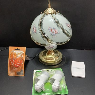 Small 14" glass globe porcelain and brass colored lamp with new air wick scented oil warmers, nightlight, and new Yankee candle...