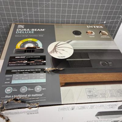 Queen Size Air Mattress INTEX NEW 