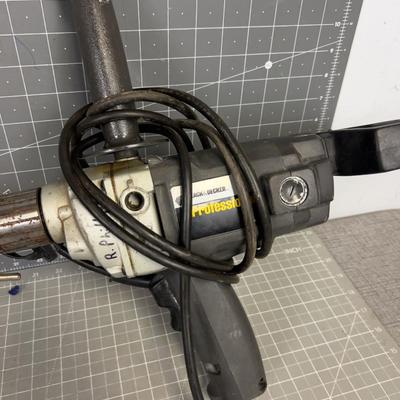 Black & Decker Drill 1/2" With Mixing Blade 