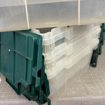 5  Clear Plastic Totes. 8-1/2 Gallon Green / Clear
