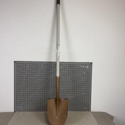Round Nose Shovel Fiber Glass Handle.
