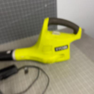 RYOBI Battery Operated Leaf Blower 