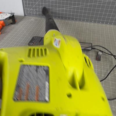 RYOBI Battery Operated Leaf Blower 