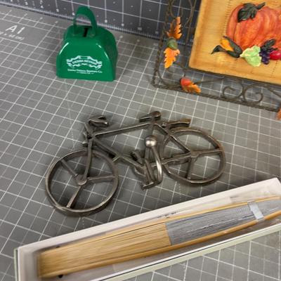 Knick Knacks and do das