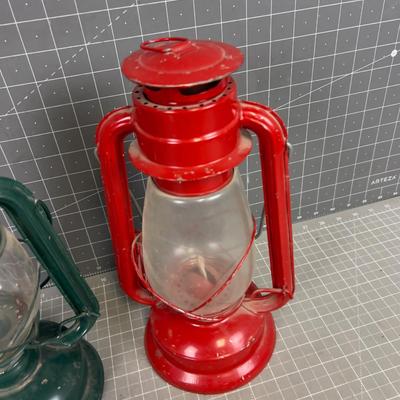 2 Vintage Kerosene Lanterns 