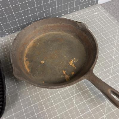 2 Cast Iron Skillets - Round and Square 