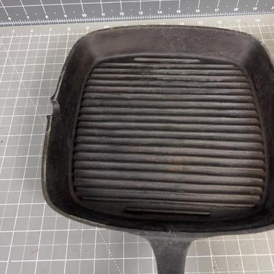2 Cast Iron Skillets - Round and Square 