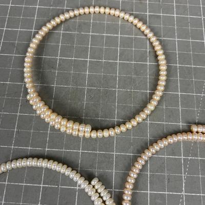 (4)Real Pearl Pearls on Wire No Clasp: Rose Amber and white