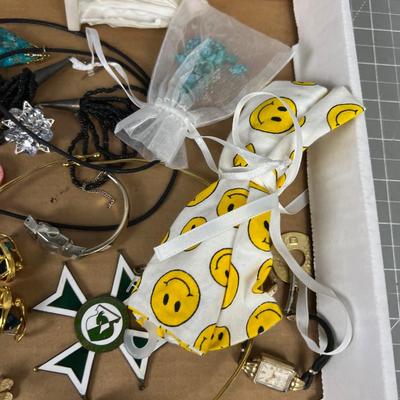 Tray of Misc. Jewelry items