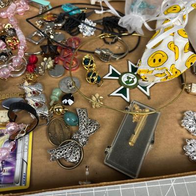 Tray of Misc. Jewelry items