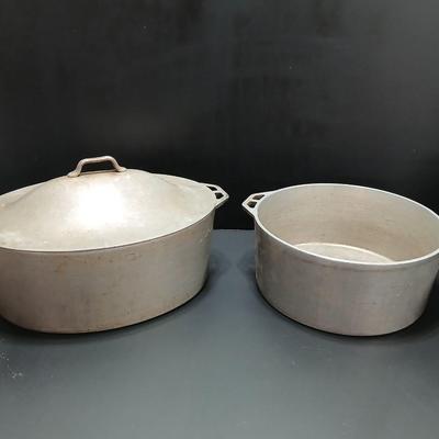Two vintage Alden cast aluminum pots - Dutch oven - stock pot - Oval with lid and round with no lid